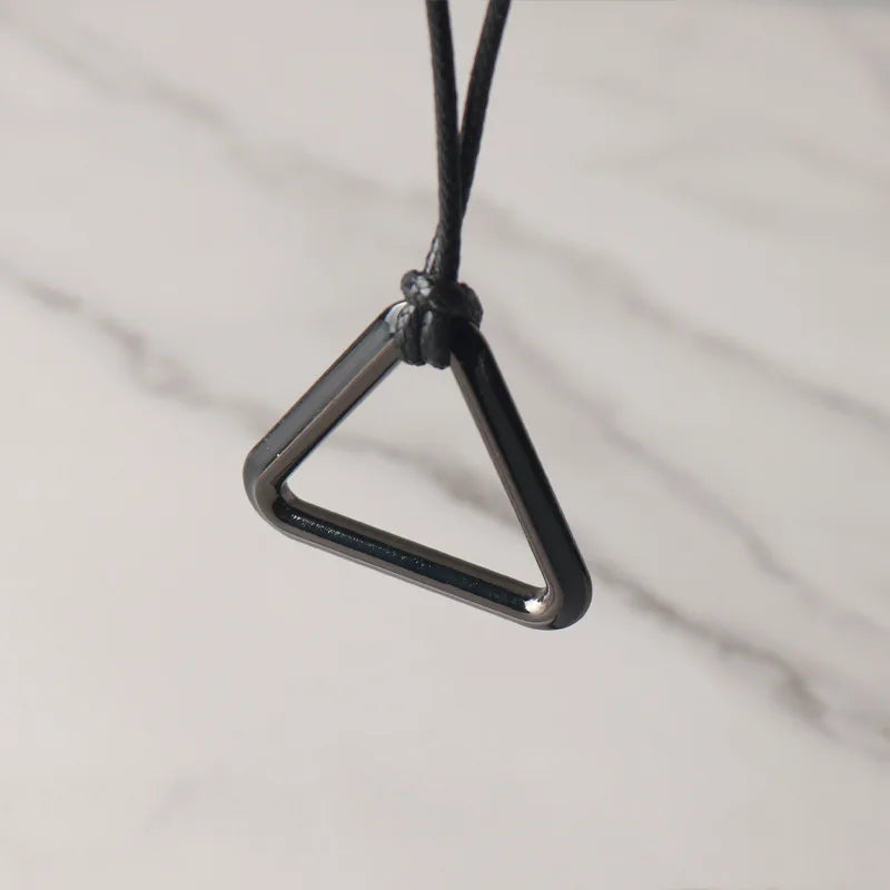 Chainsaw Man Necklace – Triangle Pendentif Collier